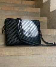 Ladda upp bild till gallerivisning, BRAID LEATHER COMPUTER BAG - Black